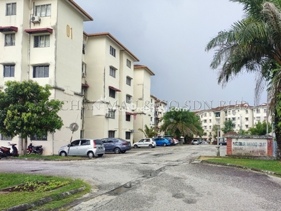Apartment For Auction at Oakwood Court