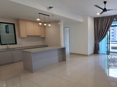 Brand New Renovated Spacious Partial Furn Unit @ Alstonia Residence