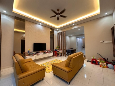 Bukit Raja double storey house for Rent