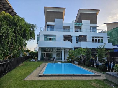 D Banyan Residency | 2.5 Storey Semi-D with Swimming pool