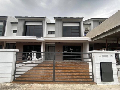 Double Storey Terrace Saujana Perdana FOR RENT