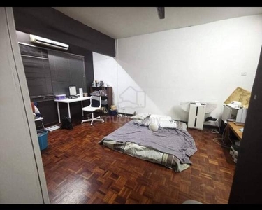 master room available rent in petaling jaya