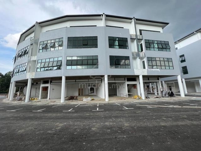 Parkway- New completed 4 storey commercial shoplot, near airport