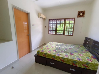 Partially furnished house for rent at Taman Sri Muda Seksyen 25