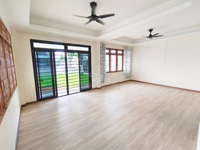 Pisang Barat Semi D For Rent newly painted & new Flooring‼️