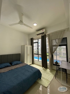 POOL VIEW .✨Comfort Living Middle Room Rental near HI-Com & UOW KDU