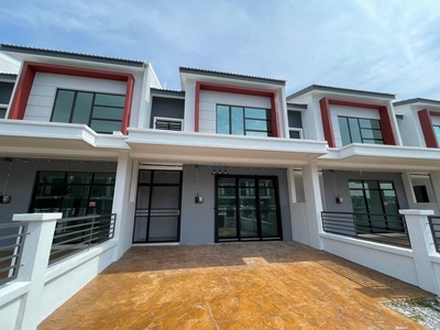 Renovated Double Storey Taman Mawar Sari Saujana Perdana Saujana Utama Sungai Buloh For Rent