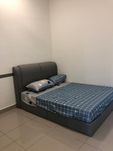 Saville D'lake @ Puchong Air Cond Middle ROOM FOR RENT !Nearby 5-10 min driving Puchong Utama, Cyberjaya, 5min drive to town ship with restaurants