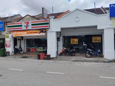 Shop for rent No 1 Jalan Jati-3 Saujana Utama-2 Sungai Buloh Selangor
