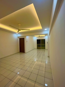 Sri Dahlia Apartment, Kajang, Selangor, 3r2b Partially Furnished, Kitchen Cabinet, Water Heater, Near Mrt