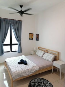 Taman Bukit Indah, Sky Breeze Medium Room For Rent