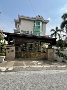 3 Storey Bungalow For Rent