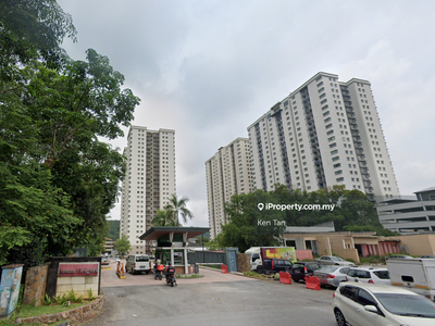 Aman Heights Condominium 2 Car Park Fully Renovated for Sale