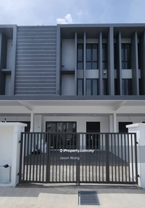 Brand New 3 Story Superlink House For Sale,Few Unit On Hand,New Area