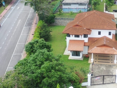 DOUBLE STOREY BUNGALOW CORNER LOT FOREST HEIGHT SEREMBAN N9 FOR SALE