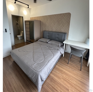 Fully Furnished Master Bedroom For Rent near Lrt Maluri Walking Distance
