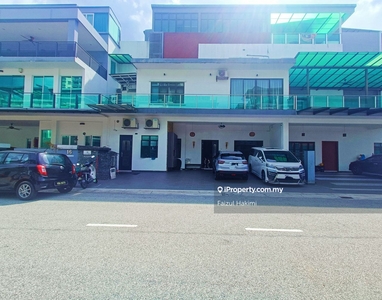 Fully renovated 3.5 storey terrace in Ampang