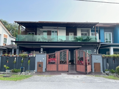 (Jalan kaki ke Surau Solat Jumaat) Extended Double Storey Semi Detached House at Bandar Tasik Kesuma, Semenyih