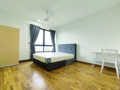 New Renovate Condo Middle Room at i-City, Shah Alam Nearby I City Walk and I City Mall