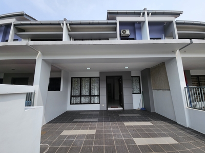 Partly Furnished 2 storey Taman M Aruna Rawang for rent