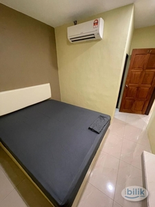 Private Room in Taman Abad (Walk Distance to KSL Mall, Parking Provided))
