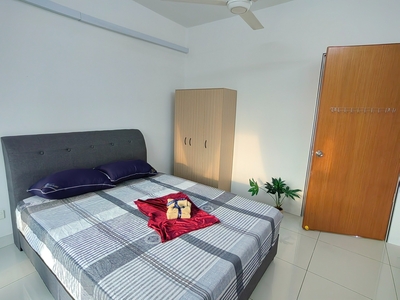 Room for rent near MRT Kuchai, walk to NSK, drive to Sri Petaling, OUG, OKR