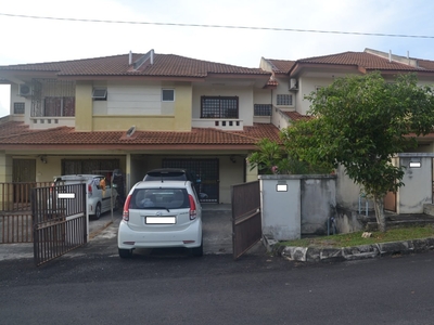Rumah 2 Tingkat di Bandar Bukit Mahkota Bangi (Berhampiran Surau Seksyen 6)