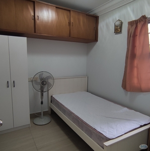 Single Room at Amadesa, Desa Petaling