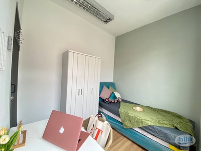 ⭐️⭐️ Your Ideal Room Awaits! Only 5 min walk to Giant Desa Petaling