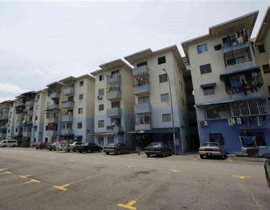 Balakong, Mutiara Apartment Near Hospital Serdang & Putrajaya