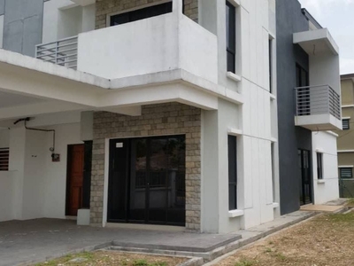 Bukit Saujana, Sungai Buloh, Selangor, Double Storey Terrace House, End Lot With Extra Land