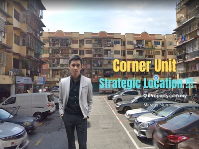Corner Lot, Strategic Location