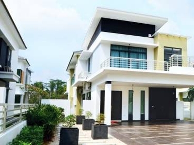 [ Easy 100% Full Loan ] Gated & Guarded Freehold double storey