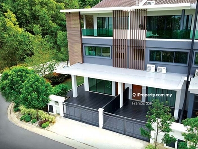 Exclusive Corner 3 Storey Elegance Link House with Optimized Build-ups