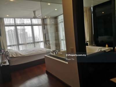 Spacious 4 Rooms with spectacular view via balcony & privacy