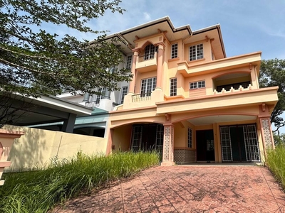 BASIC UNIT | 2.5 Sty Semi D House D'Kayangan Seksyen 13 Shah Alam For Rent