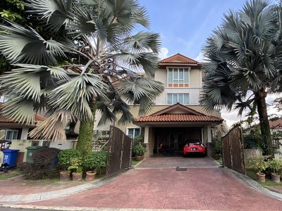 [BEAUTIFUL VIEW] 3 Storey Semi-Detached House at Puncak Tropika,Seksyen 9 Shah Alam