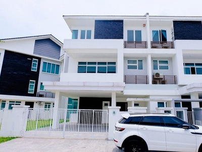 [CORNER LOT[ 3 Storey Terrace ,Lagenda Waterfront Bukit Jelutong