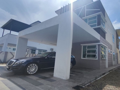 Lahat Mines, Lahat Perak, 2 Storey Bungalow For Sale, Facing east, gated guarded,