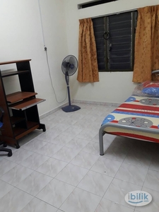 Middle Room For Rent At Taman Silibin, Ipoh