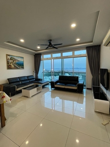 Paragon Residences - 4 Bed, Sea View, 5 min to Ciq, 2 Car park, Luxury unit
