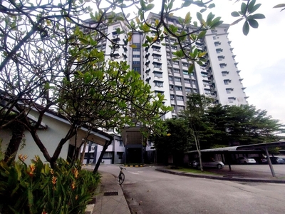 PARTLY FURNISHED Lagoon Suite Condominium, Kota Kemuning, Shah Alam