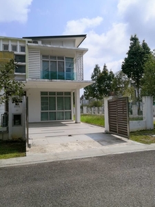 Sapphire 8- Seri Alam- Double Storey Corner Terrace - Fully Furnished Gated Guarded