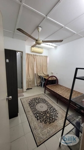 SS15 Female unit landed house fully Furnished room Attached Private bathroom