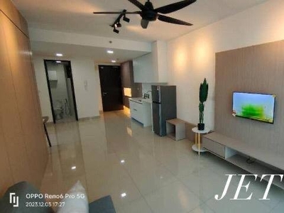Trefoil Setia Alam with Balcony Pool View nearby Setia City Mall Fully Furnished