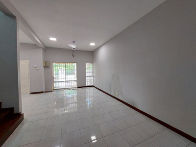 Two and a half floor landed house in Bandar Puteri Puchong for rent