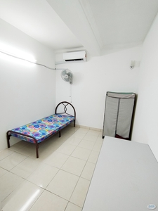BU4 aircon room for rent