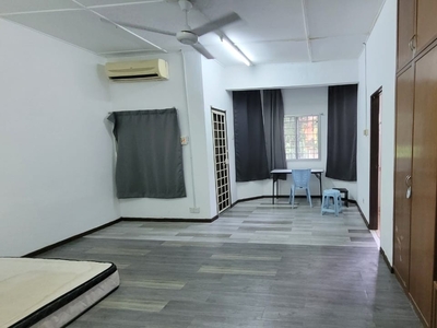 Master Room at Bandar Puchong Jaya Jalan Tempua To Rent