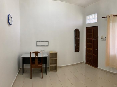 Middle Room at Kuala Terengganu, Terengganu
