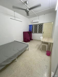 Nice and clean room for rent @ Jalan SS1/36 - walking distance LRT